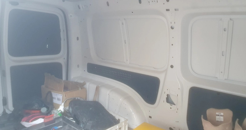 Volkswagen Caddy cena 48700 przebieg: 81000, rok produkcji 2016 z Mirosławiec małe 79